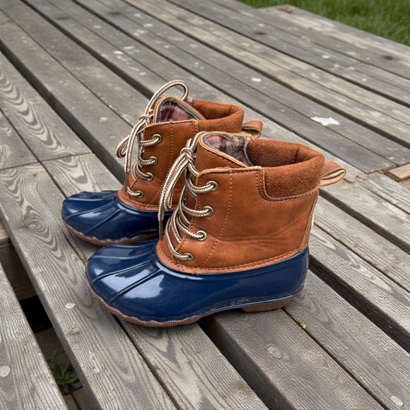 Adrienne Vittadini Bambini Unisex Brown and Navy Flannel Lined Winter Duck Boots - Picture 2 of 7